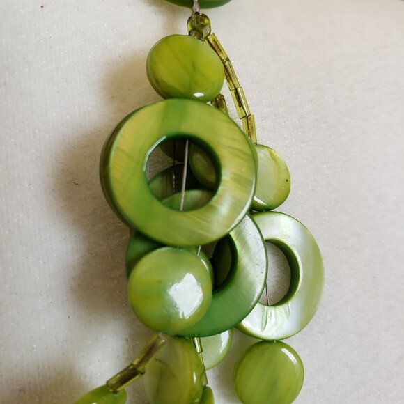 Vintage polished circular stones cascading  layered Statement necklace. - Picture 5 of 7